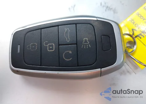 2015 Kia K900 Luxury из США, поврежденный, VIN KNALW4D41F6017277